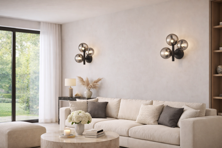 Kinkiet ścienny MILA 3xG9 Milagro ML0336 to designerska lampa z trzema przydymionymi kulami ze szkła. Minimalistyczna czarna konstrukcja doskonale pasuje do nowoczesnych aranżacji salonu, korytarza lub sypialni.