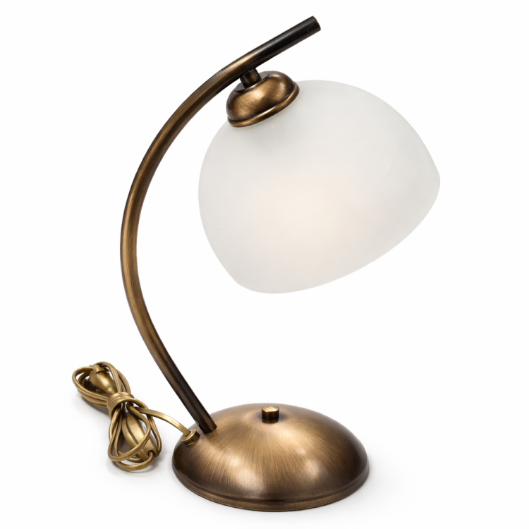 Lampka stołowa ALTEA LEMIR w kolorze patyny to eleganckie oświetlenie do sypialni i salonu. Szklany klosz alabaster zapewnia miękkie, przyjemne światło. Klasyczny design idealnie wpisuje się w styl retro i tradycyjny.