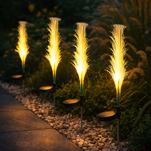 Lampka solarna Pampas LED 3000K IP44 to wyjątkowe oświetlenie ogrodowe inspirowane trawą ozdobną. Ciepłe światło tworzy nastrojowy klimat, a zasilanie solarne zapewnia wygodę użytkowania bez kabli i dodatkowych kosztów energii.