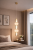 Lampa wisząca CARO 40W złota to designerskie oświetlenie do wnętrz glamour i modern. Pionowa forma i dekoracyjne klosze tworzą efektowną aranżację światła.