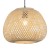Designerska lampa z bambusa w kolorze czarnym świetnie komponuje się z wnętrzami boho i japandi. Naturalna forma i dekoracyjne światło podkreślają charakter pomieszczenia.