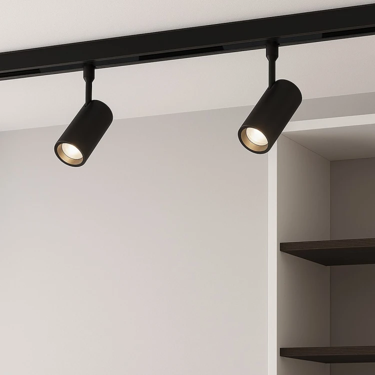 System LED 48V 6W z możliwością ściemniania i zmiany barwy światła to idealne rozwiązanie do nowoczesnych wnętrz. Wysokie CRI≥90 oraz skupione światło 24° zapewniają świetną jakość oświetlenia