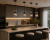 BALME Italux PND-3619-1-BK-SG to elegancka lampa wisząca 1xE27 o dekoracyjnym wyglądzie. Dymione szkło tworzy wyjątkowy klimat i doskonale wpisuje się w aranżacje glamour, loft oraz nowoczesne wnętrza.