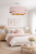 Stylowa lampa sufitowa KOBO z zamszowym abażurem ecru i złotym wnętrzem. Idealna do salonu, jadalni i sypialni. Gwint E27 LED do 15W, średnica 45 cm, IP20. Subtelna elegancja do wnętrz.
