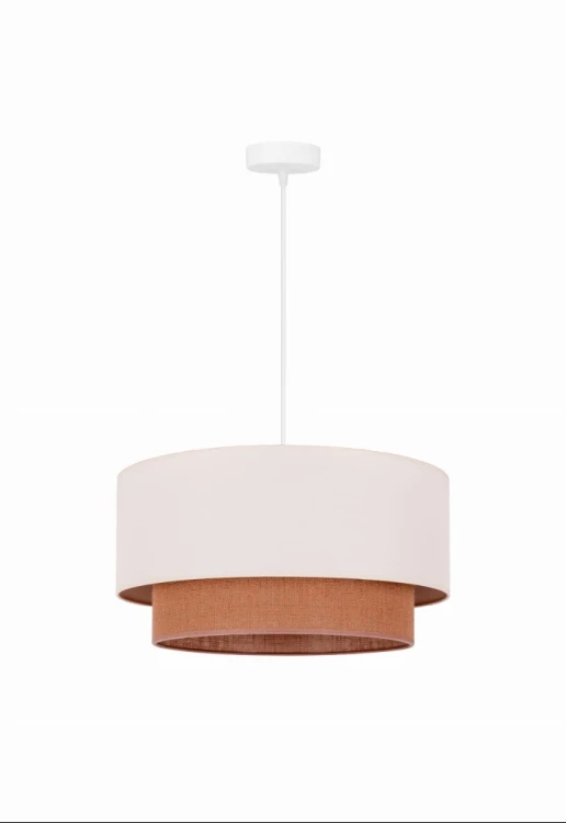 Lampa wisząca BOHO 81099 Duolla zachwyca połączeniem białego abażura i naturalnej brązowej juty. Tworzy przytulny klimat oraz doskonale komponuje się z wnętrzami boho, japandi, skandynawskimi i inspirowanymi naturą.