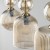 Elegancka lampa wisząca SOPHIA TK-Lighting 11042 z trzema kloszami cognac tworzy przytulny klimat i efektowną dekorację wnętrza. Idealna do kuchni, jadalni i salonu w stylu glamour lub modern classic.