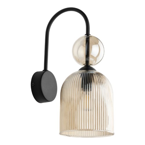 Kinkiet SOPHIA 1xE14 TK-Lighting 11140 zachwyca ryflowanym kloszem ze szkła w kolorze koniakowym oraz eleganckim czarnym stelażem. Idealny do salonu, sypialni i przedpokoju w stylu glamour, loft i modern classic.