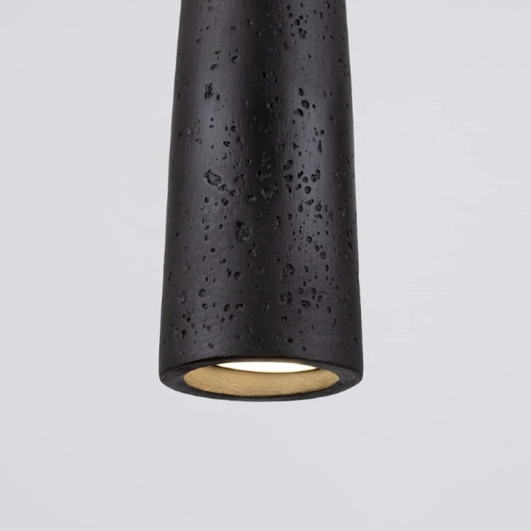 Minimalistyczna lampa ELECTRA Sollux SL.1355 została stworzona z myślą o nowoczesnych aranżacjach. Skierowane światło GU10 doskonale doświetla blat, stół lub bar, tworząc funkcjonalną i stylową przestrzeń.