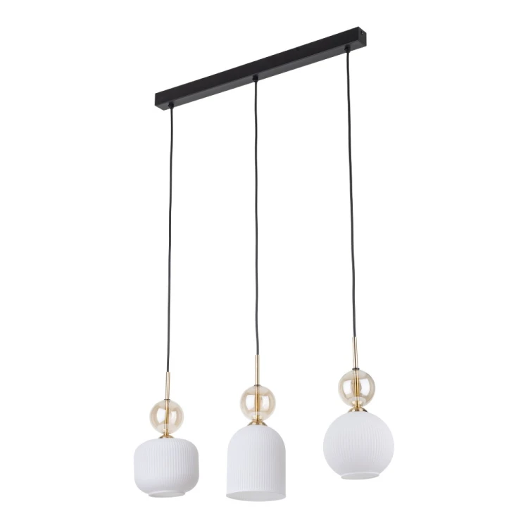 Lampa sufitowa SOPHIA 3xE14 Cognac TK Lighting 11591 zachwyca eleganckim połączeniem białych ryflowanych kloszy, szklanych kul cognac i złotych detali. Idealna nad stół w jadalni, wyspę kuchenną lub do nowoczesnego salonu
