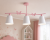 Różowa lampa sufitowa ALICE PINK MLP979 została stworzona z myślą o pokojach dziecięcych. Trzy punkty świetlne E14, trwała metalowa konstrukcja i dekoracyjne motyle sprawiają, że jest praktycznym i efektownym elementem wyposażenia.