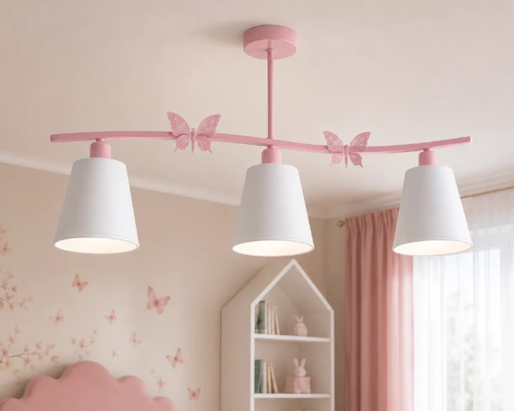 Różowa lampa sufitowa ALICE PINK MLP979 została stworzona z myślą o pokojach dziecięcych. Trzy punkty świetlne E14, trwała metalowa konstrukcja i dekoracyjne motyle sprawiają, że jest praktycznym i efektownym elementem wyposażenia.