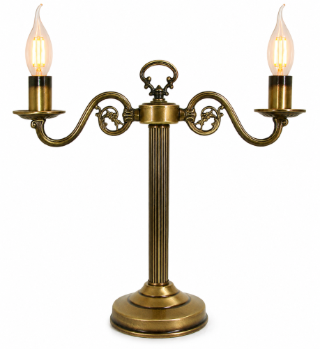 Lampa stołowa CEREUS 2xE14 Lemir to elegancka dekoracja inspirowana klasycznymi świecznikami. Wykończenie w kolorze patyny oraz możliwość zastosowania żarówek filamentowych płomyk tworzą wyjątkowy klimat w salonie, sypialni i gabinecie
