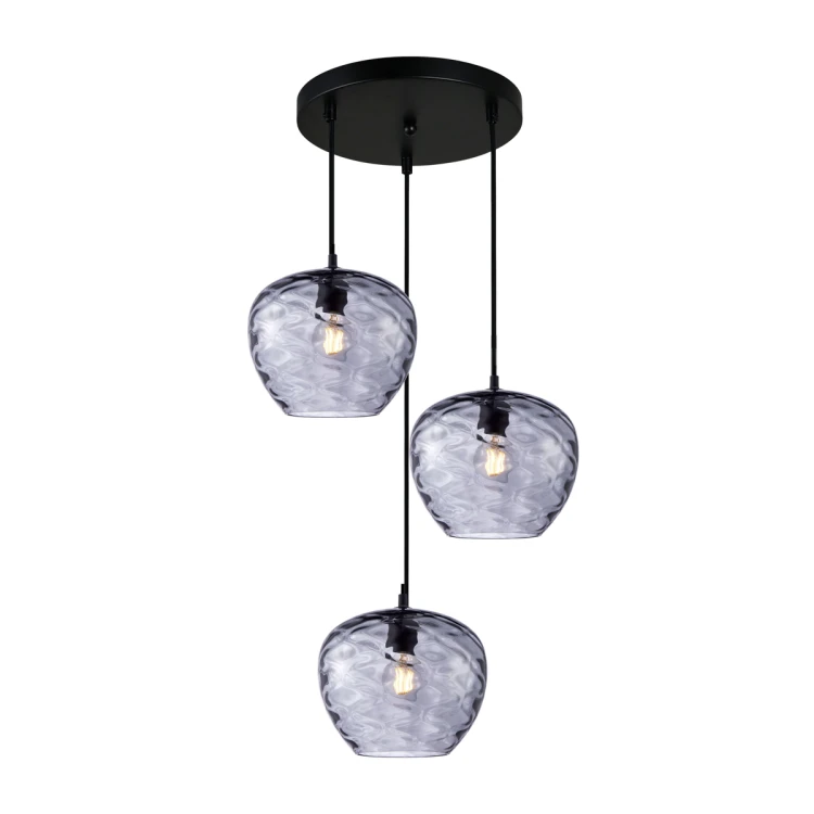 Lampa sufitowa BRESCO 3xE27 Italux zachwyca nowoczesnym designem i trzema dymionymi kloszami szklanymi. Czarna oprawa doskonale komponuje się z wnętrzami loftowymi i modern classic, tworząc elegancki klimat w salonie i jadalni.
