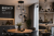 Lampa wisząca Italux BRESCO łączy eleganckie dymione szkło z modną czarną oprawą. Dzięki trzem oprawkom E27 możesz dopasować źródła światła do własnych potrzeb i stworzyć przytulny klimat.