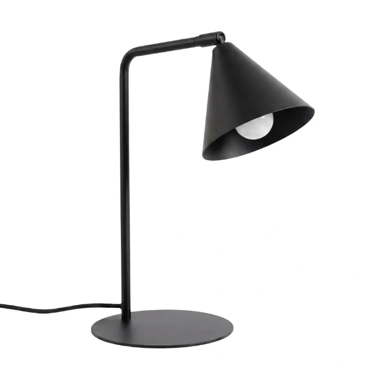 Lampa biurkowa NOX 1xE14 czarna Sollux SL.2567 to nowoczesne oświetlenie do pracy, nauki i czytania. Kompaktowe wymiary 18x18x35 cm oraz funkcjonalny wysięgnik sprawiają, że doskonale sprawdzi się na każdym biurku.