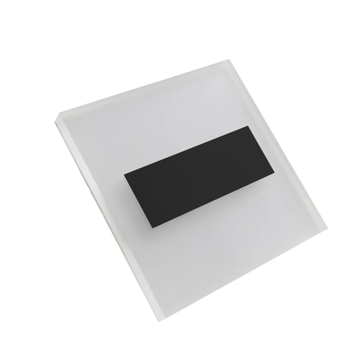 Oprawa schodowa LUMI BLACK EKS704 4000K to nowoczesne oświetlenie LED do schodów, korytarzy i podświetlenia mebli. Neutralna barwa światła zapewnia komfort użytkowania, a minimalistyczny biało-czarny design pasuje do współczesnych wnętrz.