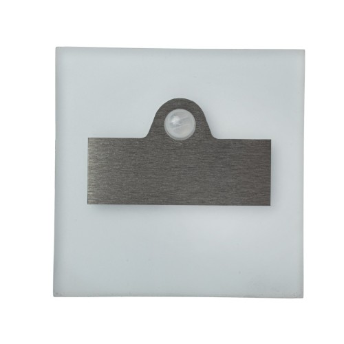 Oprawa schodowa LUMI Inox 12V z czujnikiem ruchu zapewnia komfortowe i energooszczędne oświetlenie schodów, korytarzy oraz mebli. Zimna barwa światła 6500K zwiększa bezpieczeństwo i podkreśla nowoczesny charakter wnętrza