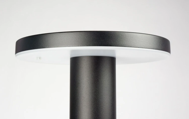 Lampa stojąca RONDO LED 12W doskonale sprawdzi się przy ścieżkach, alejkach, tarasach i wejściach do domu. Możliwość wyboru barwy światła 3000K, 4000K lub 6000K pozwala stworzyć idealne warunki oświetleniowe.