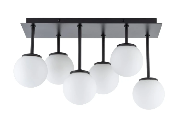 Lampa sufitowa TULIA 6xG9 Sigma 33501 łączy czarną, matową oprawę z sześcioma białymi kulami ze szkła. Plafon o wysokości 25 cm i szerokości 42 cm sprawdzi się w salonie, jadalni, sypialni, kuchni lub gabinecie.