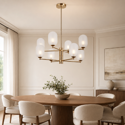 PERANO Italux to elegancka lampa z ośmioma podłużnymi kloszami opalowymi. Przestrzenny układ mosiężnych ramion równomiernie rozprowadza światło. Model 8 × G9 doskonale sprawdzi się w salonie lub jadalni.