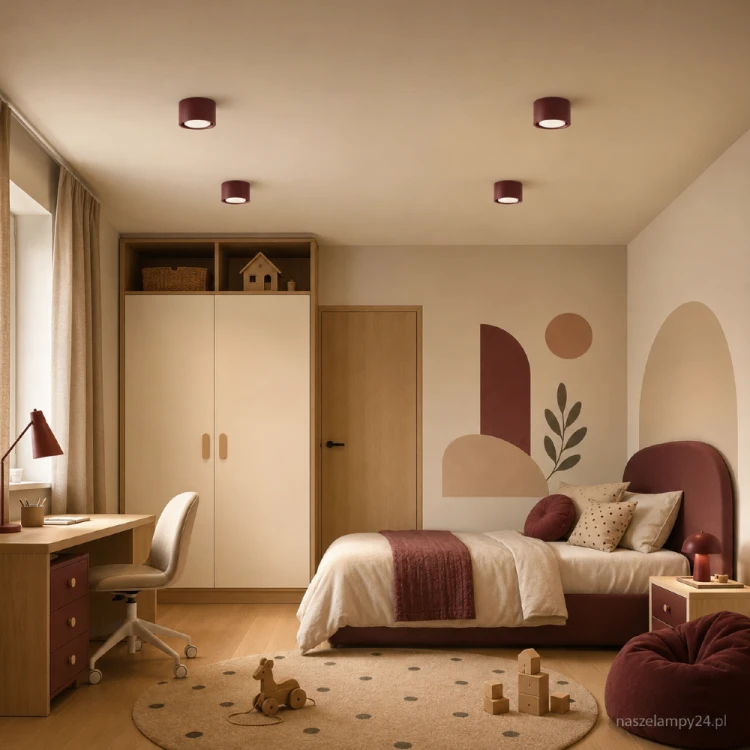 Lampa sufitowa MODO burgund Sollux SL.2454 łączy minimalistyczny kształt z eleganckim bordowym kolorem. Gwint GX53 umożliwia wybór odpowiedniej barwy i mocy światła. Plafon sprawdzi się pojedynczo oraz w układzie kilku opraw.