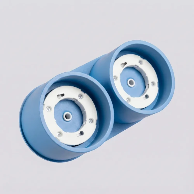 Lampa sufitowa MODO Blue Sollux SL.2487 to niebieski plafon z dwoma oprawami GX53. Niewielka wysokość 8 cm sprawia, że dobrze prezentuje się również w niższych pomieszczeniach. Doskonały wybór do pokoju dziecka, biura, sypialni i korytarza. Styl i wygoda!