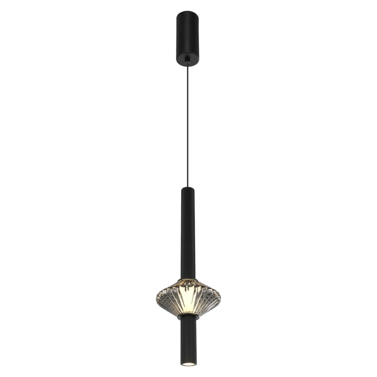 Czarna lampa wisząca LED PADRE ML2796 Milagro ma fasetowany szklany klosz tworzący promieniste refleksy. Moc 7 W, 420 lm i ciepła barwa 3000 K zapewniają przyjemne światło nad stołem, wyspą kuchenną, barkiem lub stolikiem nocnym.