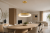 Lampa sufitowa GIULIA złota Italux 5304-850RP-GD-3 – elegancka lampa LED 50W o średnicy 60 cm, w kolorze złota szczotkowanego. Ściemnialna, ciepła barwa 3000K, strumień 2750 lm. Idealna do salonu, jadalni czy gabinetu. Gwarancja 5 lat