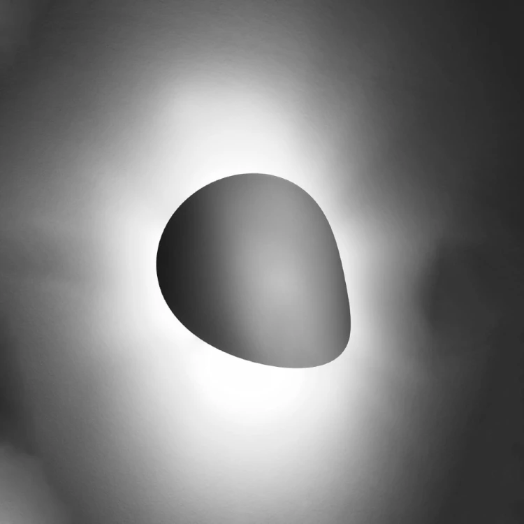 Nowoczesny kinkiet SENSES biały 2xG9 to minimalistyczna dekoracja ścienna i przyjemne światło dodatkowe. Lampa Sollux została wykonana ze stali, ma wymiary 25 × 8 × 29 cm, stopień ochrony IP20 i 5 lat gwarancji.