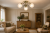 Klasyczna lampa sufitowa TAMIZA 3xE27 zachwyca metalową konstrukcją w kolorze patyny i trzema dekorowanymi kloszami ze szkła. Model Elem 9150/3 21QG pasuje do salonu, jadalni, sypialni i przedpokoju. Szerokość 45 cm, wysokość 24 cm. Do klasycznych wnętrz.