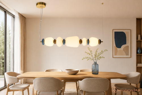 Lampa sufitowa EVANS Italux PND-94981-5A-GD zachwyca białymi kulami i ceramicznymi detalami. Zintegrowany LED 26W zapewnia 2960 lm oraz ciepłą barwę 3000K. Elegancka lampa nad stół, wyspę kuchenną lub do salonu i jadalni.