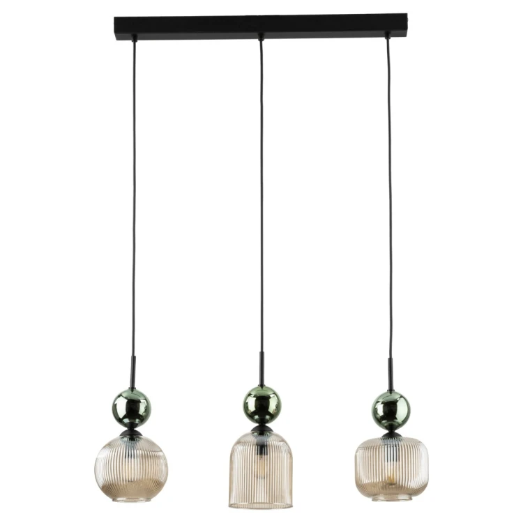 Lampa wisząca SOPHIA 11147 z trzema kloszami z koniakowego szkła i zielonymi kulami. Podłużna czarna podsufitka sprawdzi się nad stołem, wyspą kuchenną lub barkiem. 3xE14 LED, IP20.