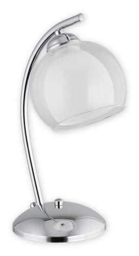 Lampka stołowa ALTEA O2238 L1 CH marki Lemir to eleganckie oświetlenie z chromowaną konstrukcją i podwójnym szklanym kloszem. Idealnie sprawdzi się jako lampka nocna do sypialni, dekoracyjne światło do salonu lub stylowy dodatek do gabinetu.